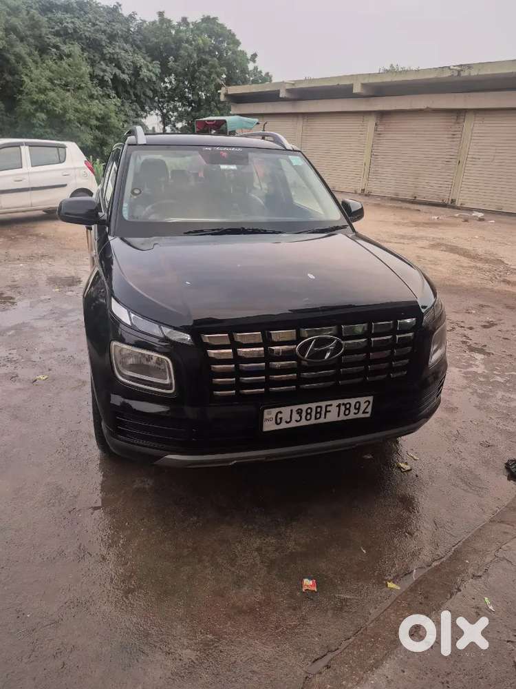Hyundai Venue 2023 Petrol Well Maintained