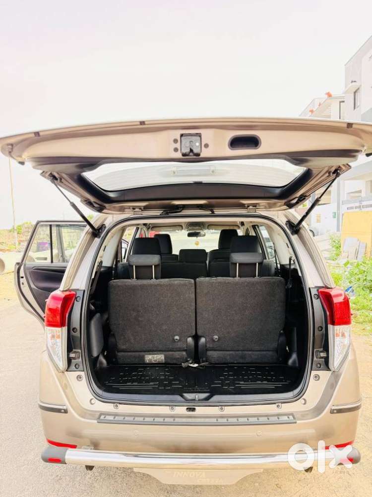 Toyota Innova Crysta 2.4 V 8 Str, 2017, Diesel