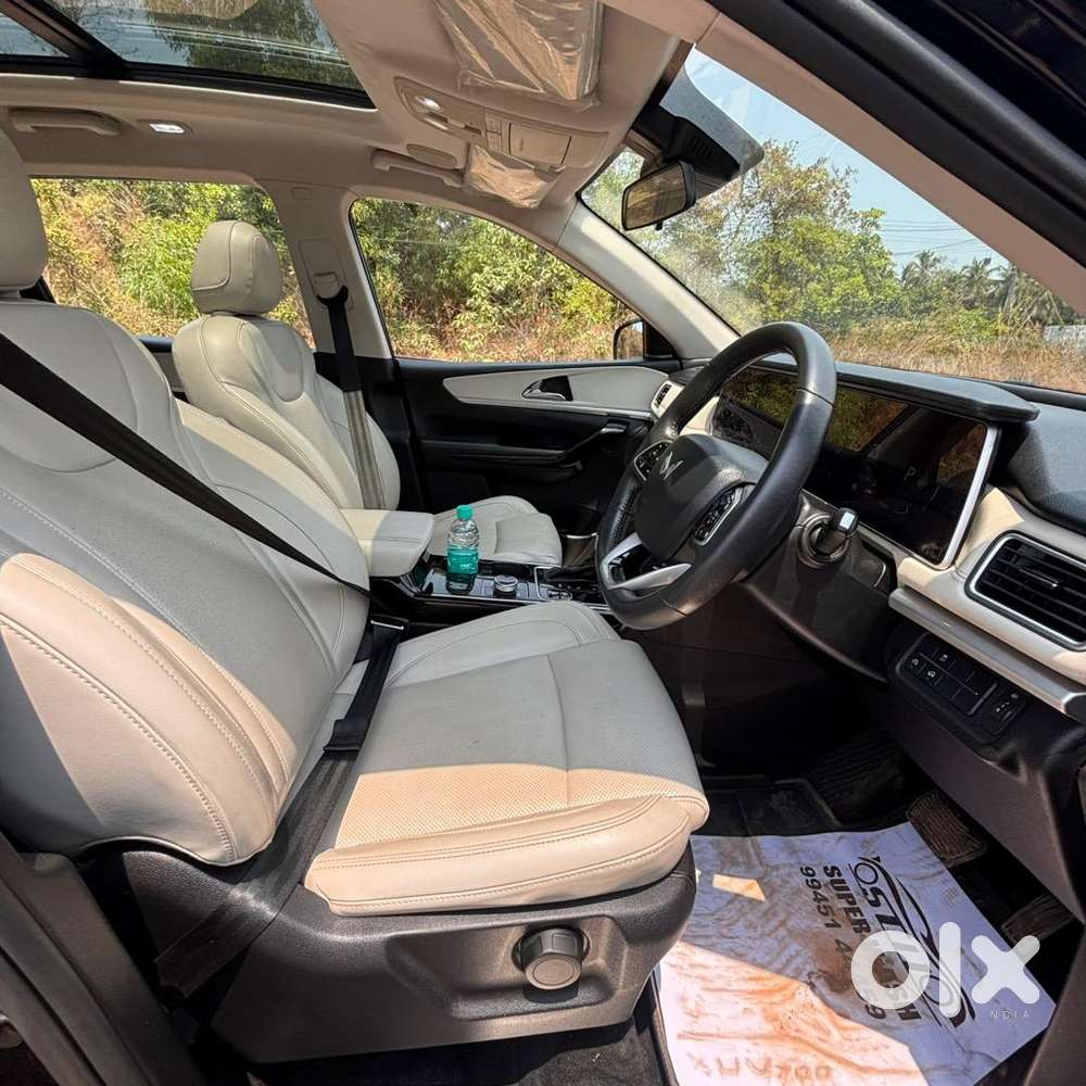 Mahindra Xuv700 2023 Petrol Automatic Well Maintained