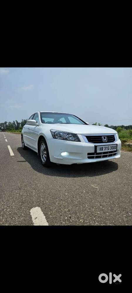 Honda Accord 2.4 Elegance Manual, 2008, Petrol