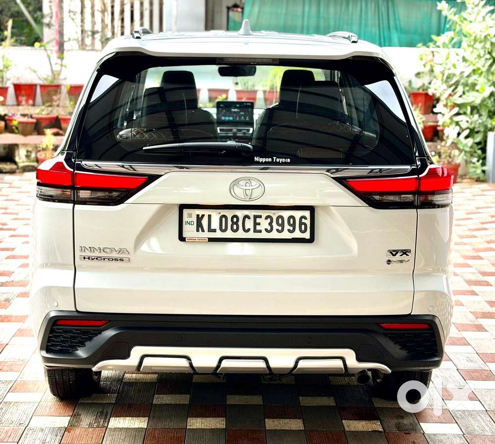 Toyota Innova Hycross 2.0 Vx (o) Hybrid 7 Str, 2025, Petrol