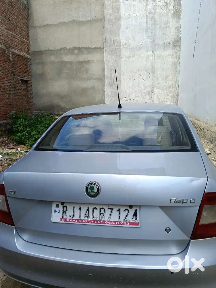Skoda Rapid Elegance 2013