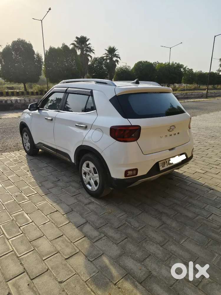 Hyundai Venue 2021 Cng & Hybrids 56000 Km Driven