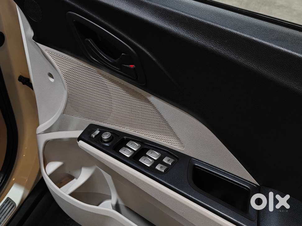 Mahindra Xuv300 W4, 2020, Petrol