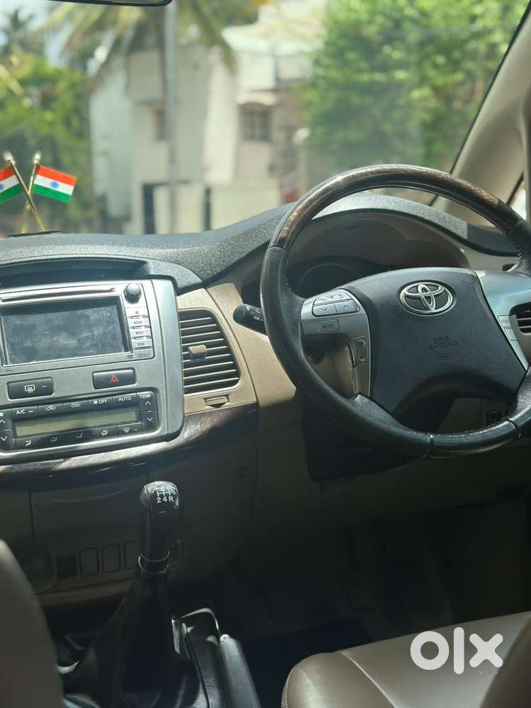 Toyota Innova 2.5 Z Diesel 7 Seater Bs Iv, 2015, Diesel