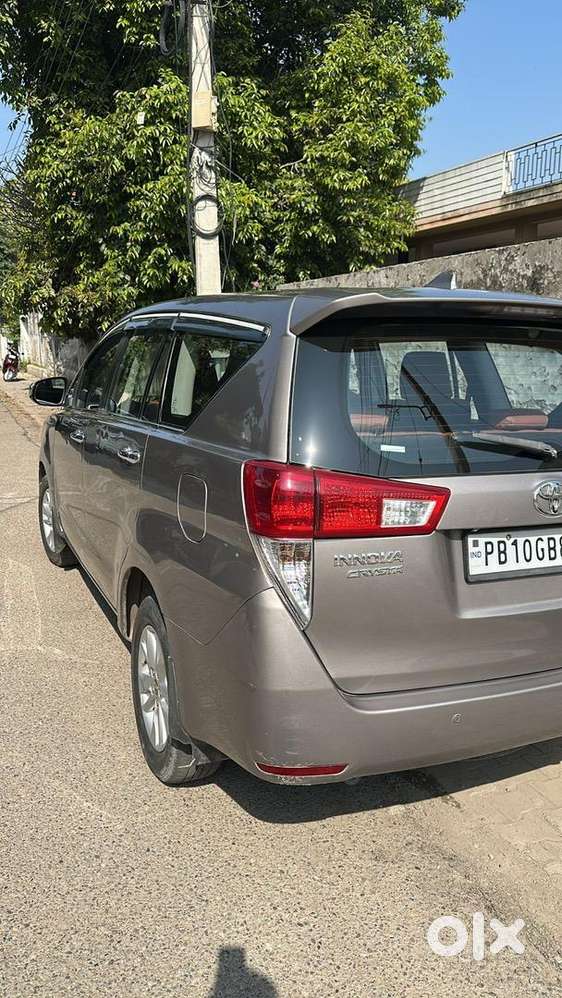 Toyota Innova Crysta 2016