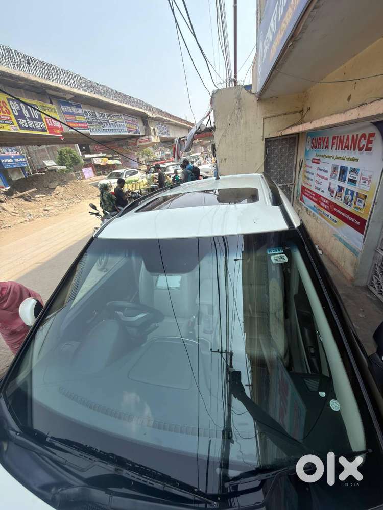 Xuv 300 W8 (o) , Petrol 2022 Model For Sale.