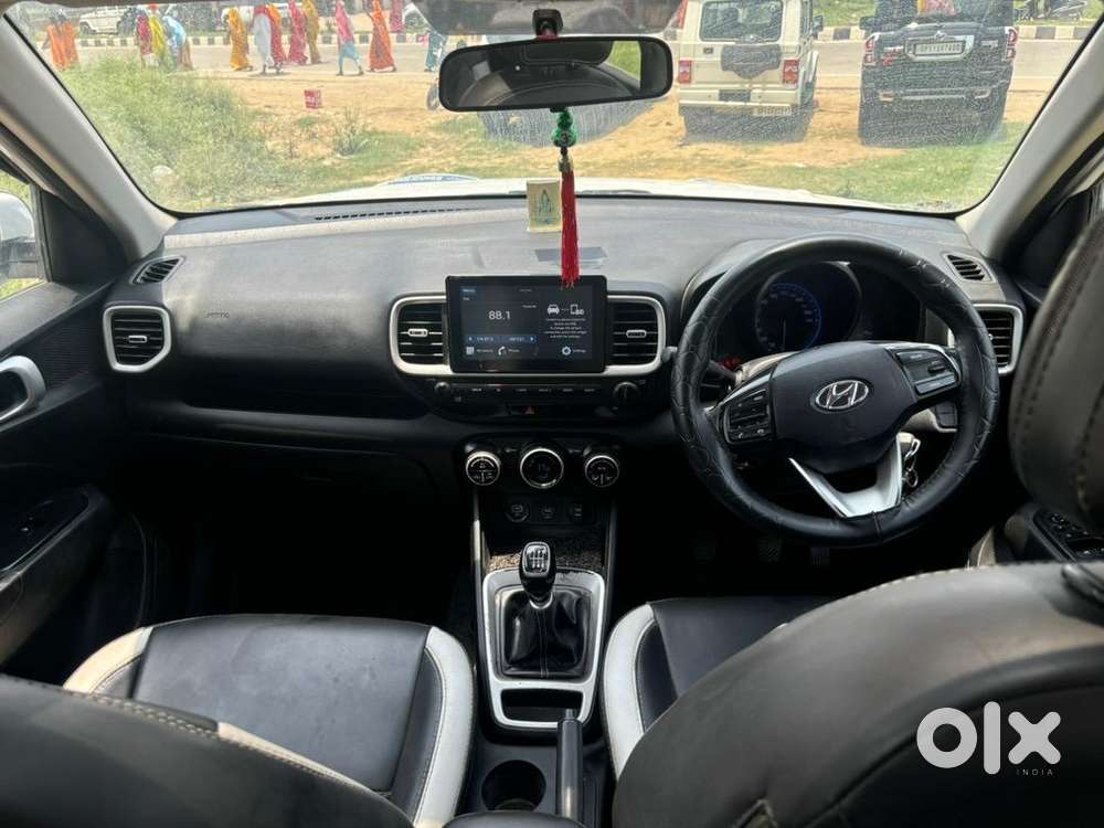 Hyundai Venue 2020 Diesel Showroom Condtion
