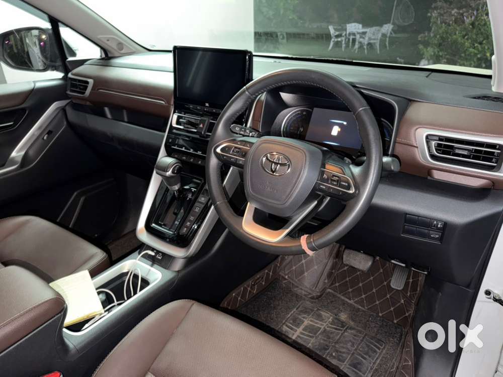 Toyota Hycross 2024 Zx 15000 Kms