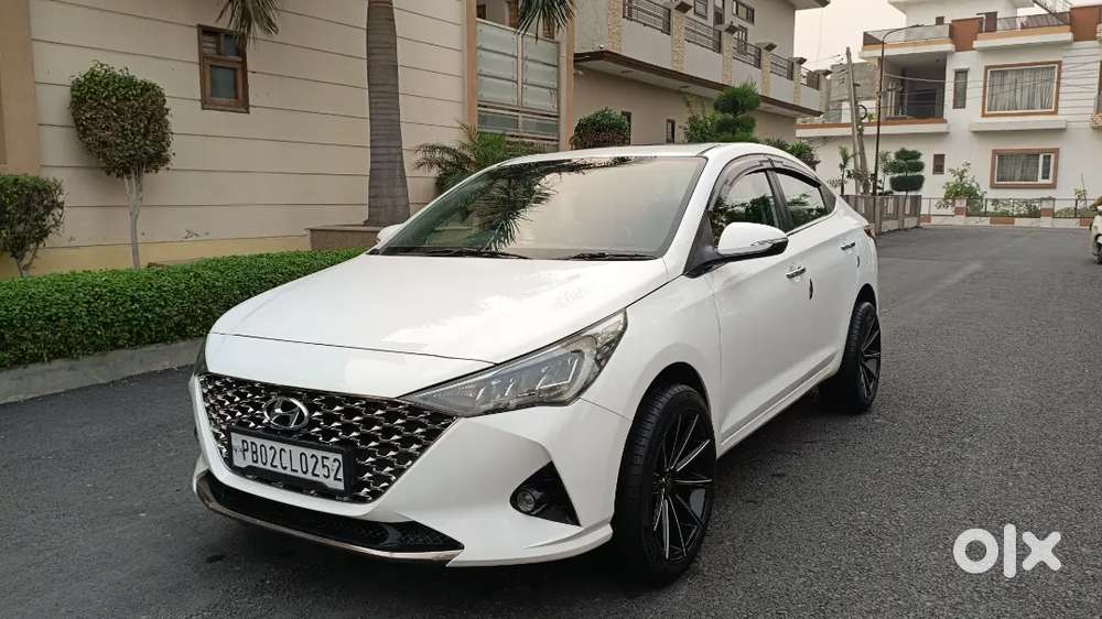 Showroom Condition Diesel Verna 2020 Top Model 85000 Km Driven