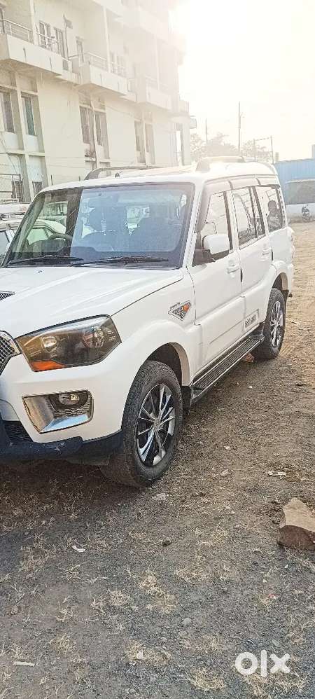 Mahindra Scorpio 2015 Diesel 125000 Km Driven