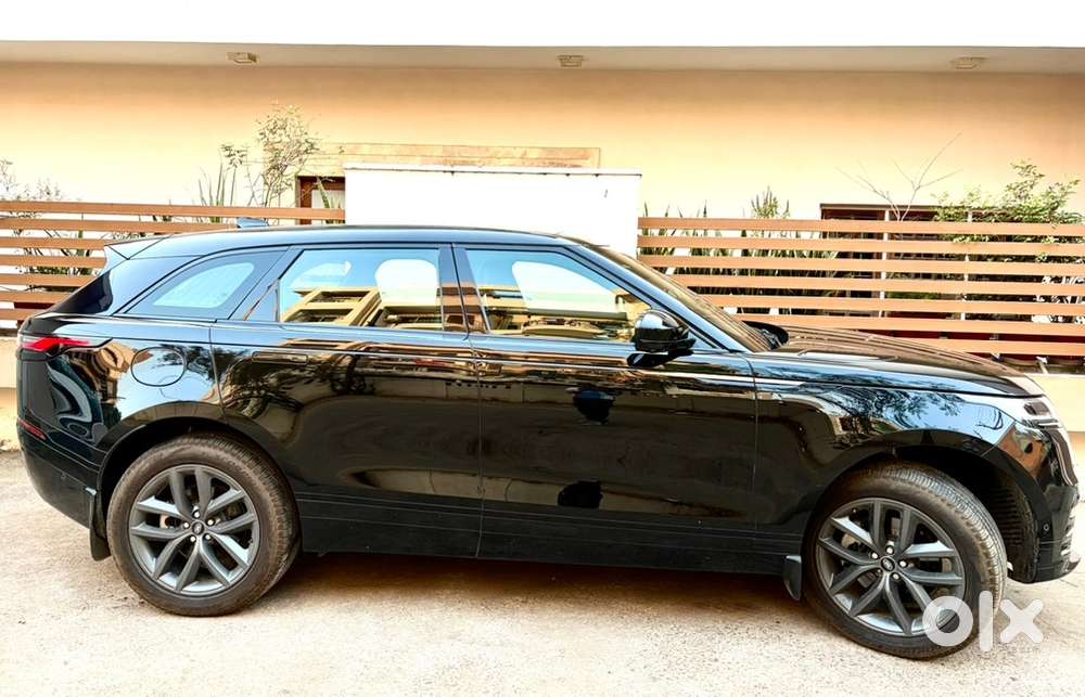 New Shape Velar Showroom Condition 20500km