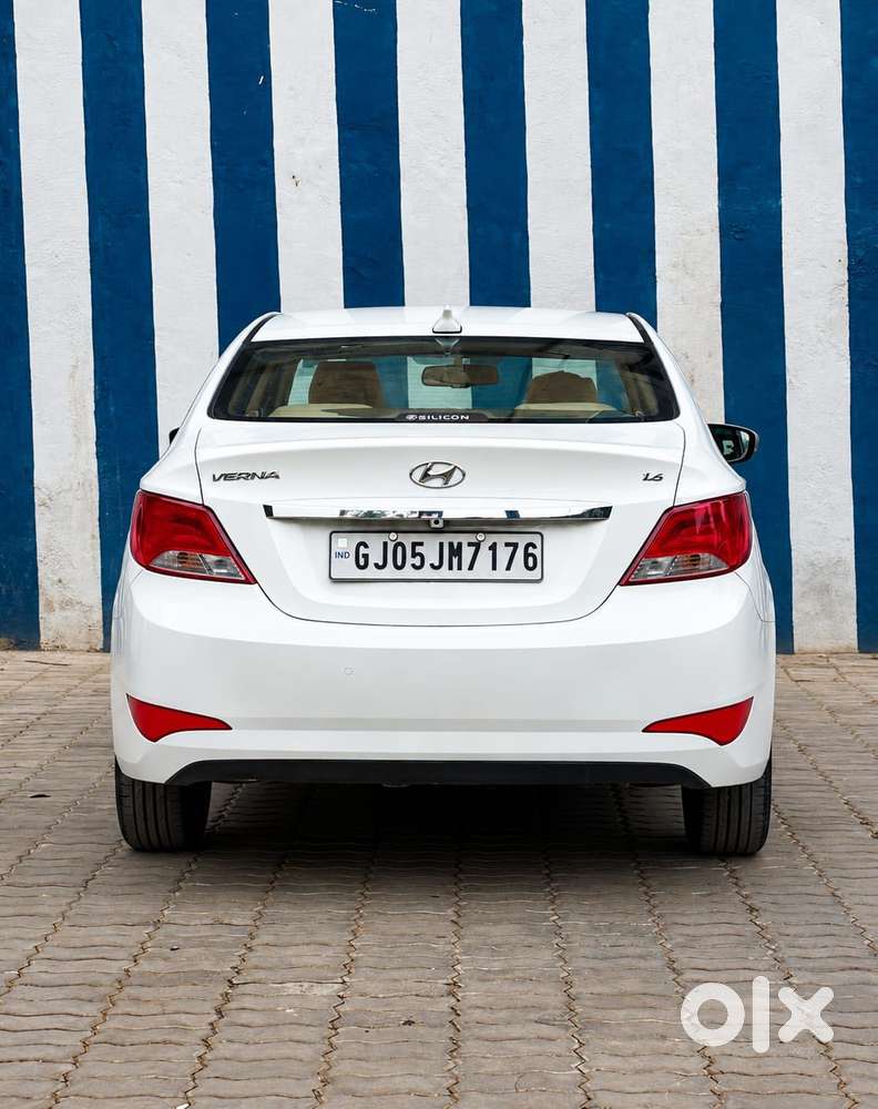 Hyundai Verna Sx(o) Petrol At, 2015, Petrol