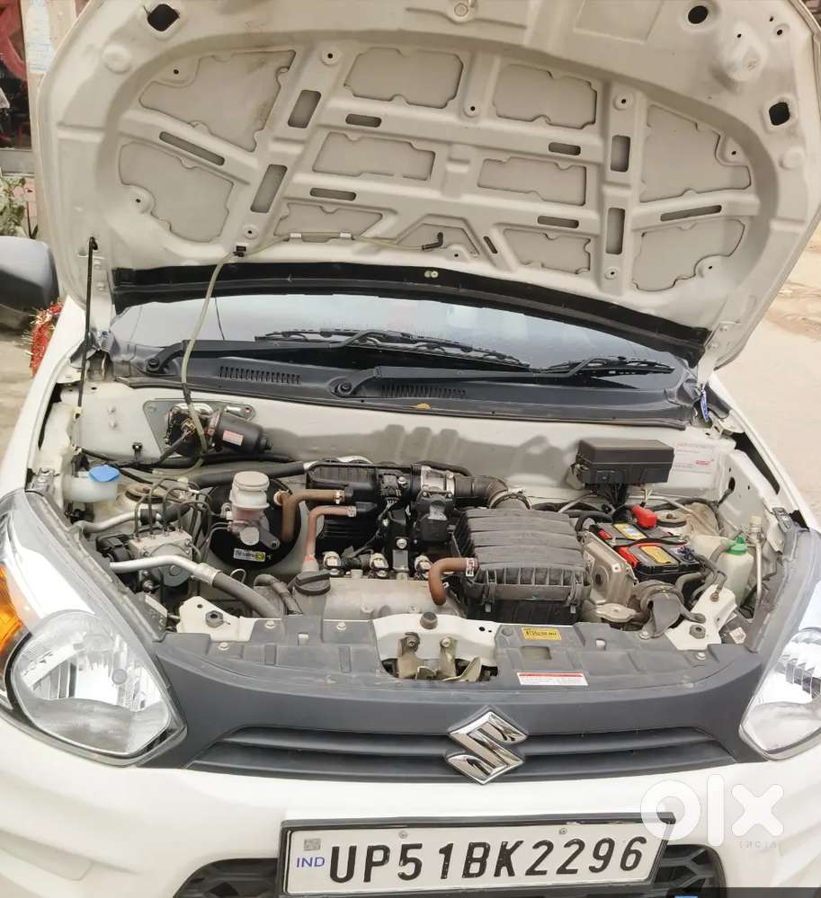 गाड़ी बहुत ही अच्छी कंडीशन में है साफ सुथरा एक रुपए का काम भी नहीं है