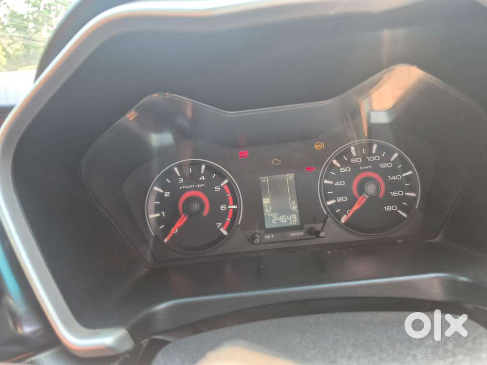 Mahindra Kuv 100 2016-2017 Mfalcon G80 K8 Dual Tone, 2016, Petrol