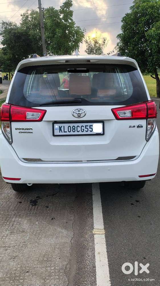 Toyota Innova Crysta 2.8 G+ Automatic
