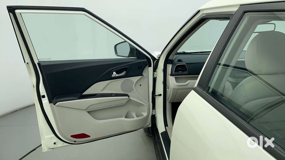 Mahindra Xuv300 W8 (o) 1.5 Diesel Amt, 2021, Diesel