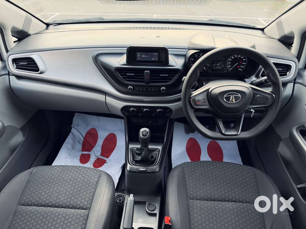 Tata Altroz 1.2 Xe, 2021, Petrol