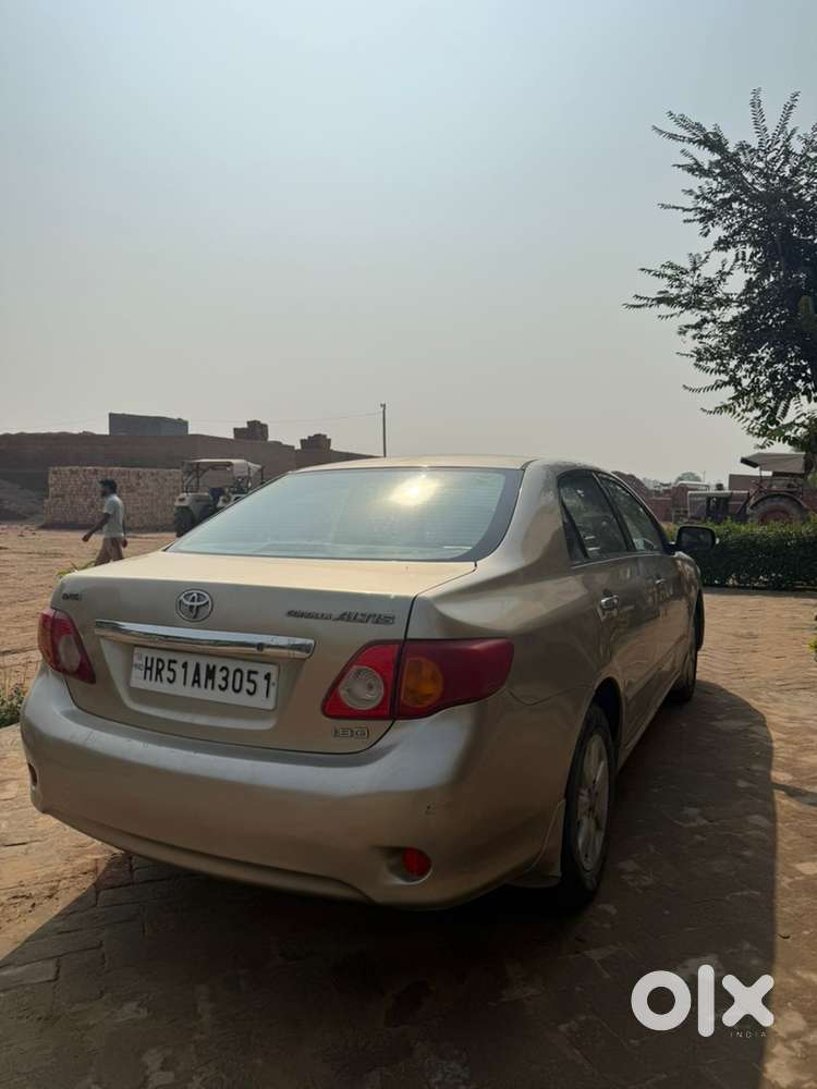 Toyota Corolla Altis 2011