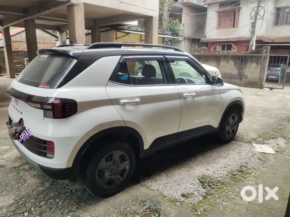 Hyundai Venue November 2024 Petrol Well Maintained