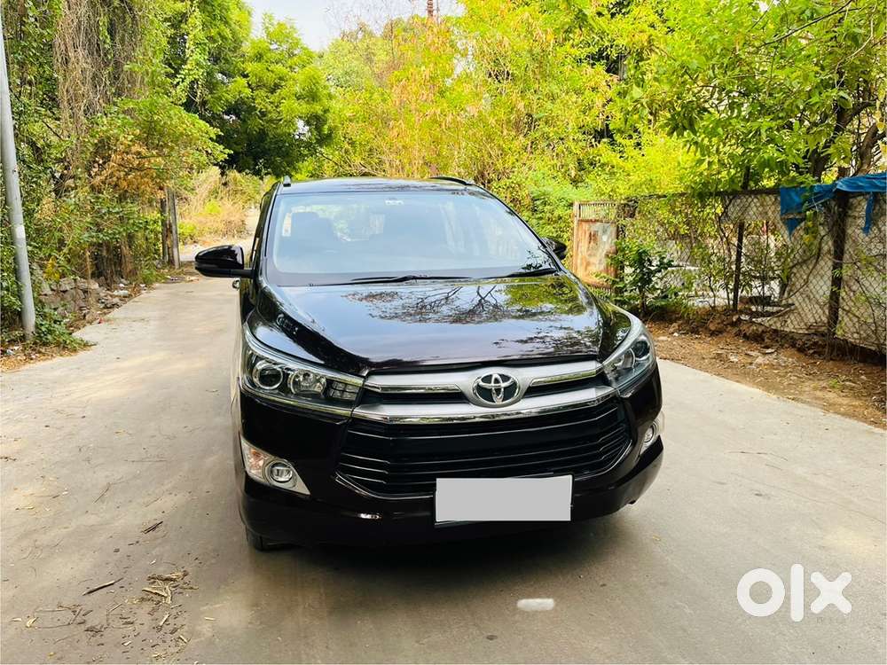 Toyota Innova Crysta - 2.4 G 2017