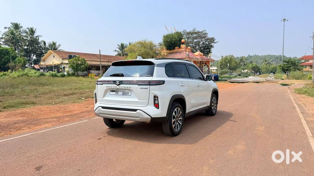 Maruti Suzuki Grand Vitara 1.5 Alpha Smart Hybrid At, 2023, Petrol