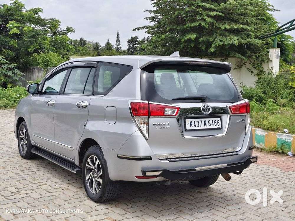 Toyota Innova Crysta [2020-ongoing] 2.4 Vx 8 Str, 2023, Diesel