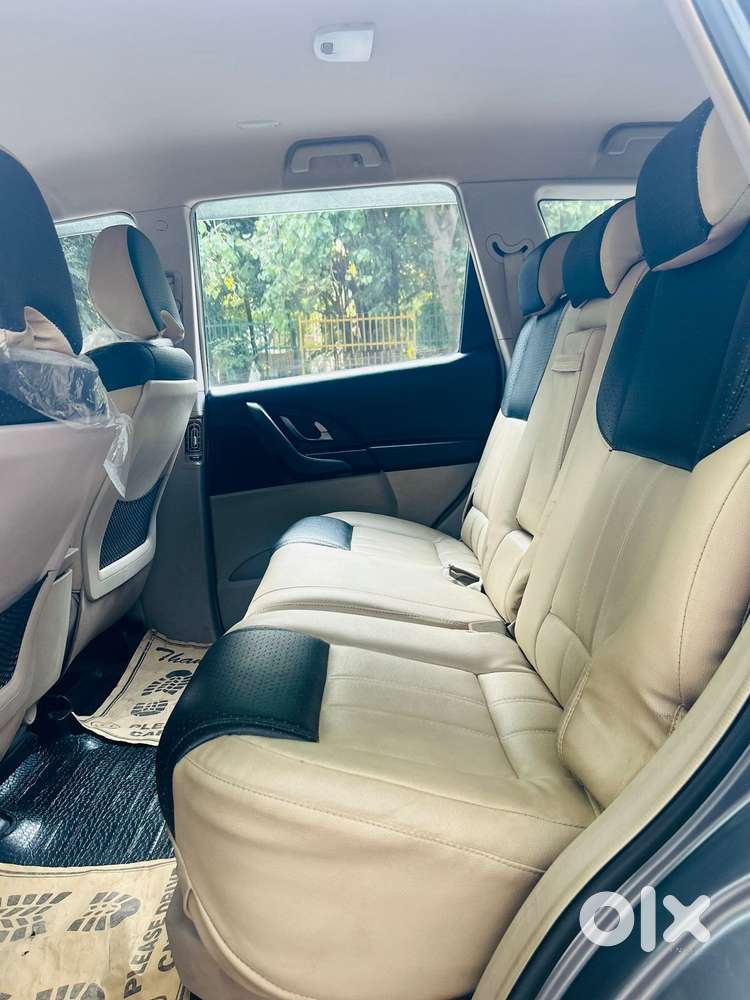 Mahindra Xuv500 At W6 2wd, 2016, Diesel