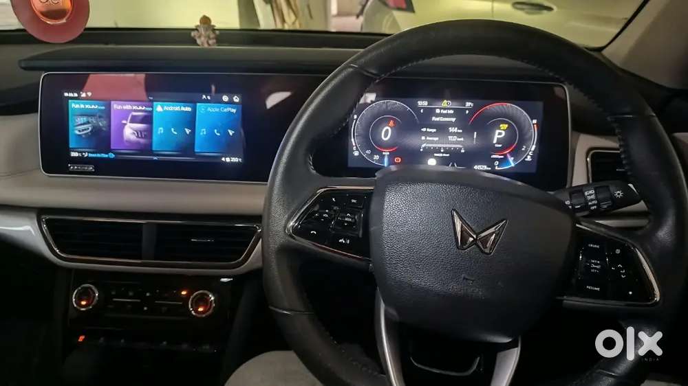 Mahindra Xuv700 Diesel At  October 2024