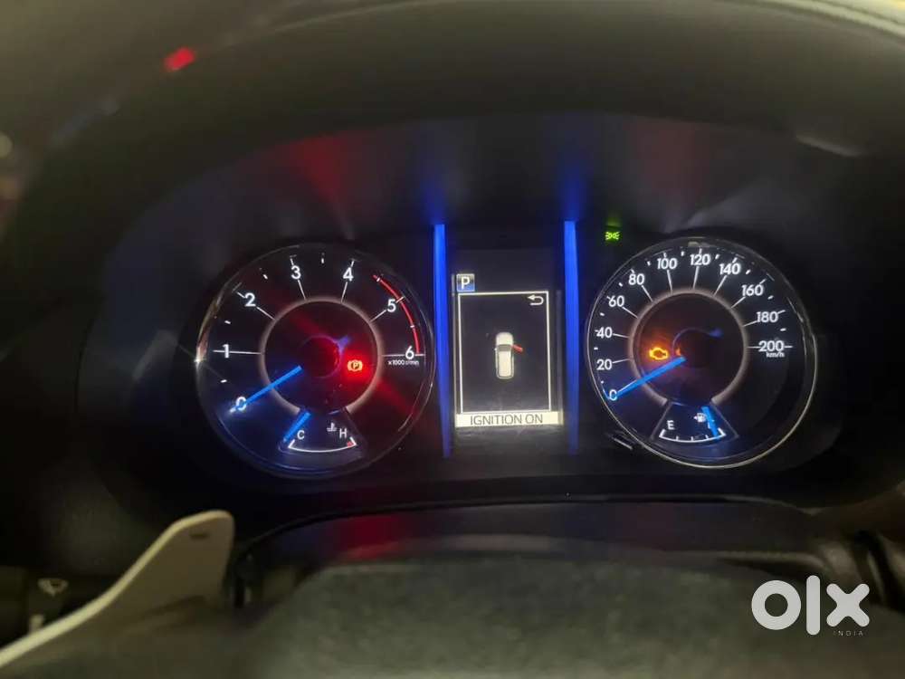 Fortuner Jenuine Reding Showroom Track