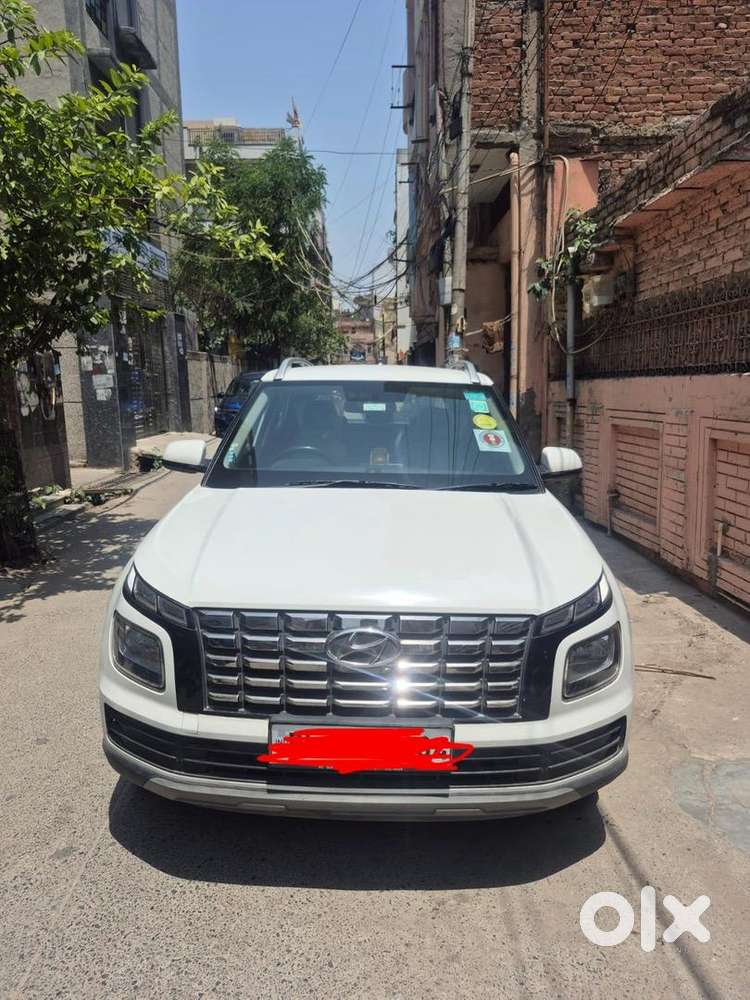 Hyundai Venue 2023 S Petrol Manual - Barely Used