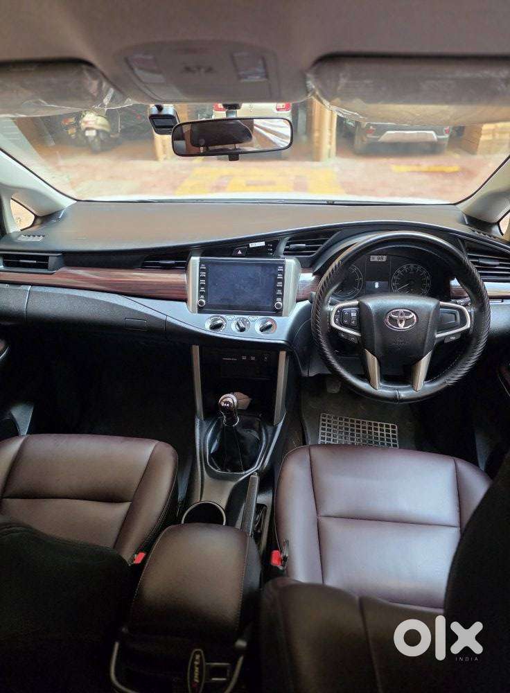 Toyota Innova Crysta [2020-ongoing] 2.4 Gx 7 Str, 2025, Diesel