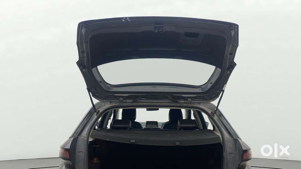 Tata Altroz Xz, 2022, Petrol