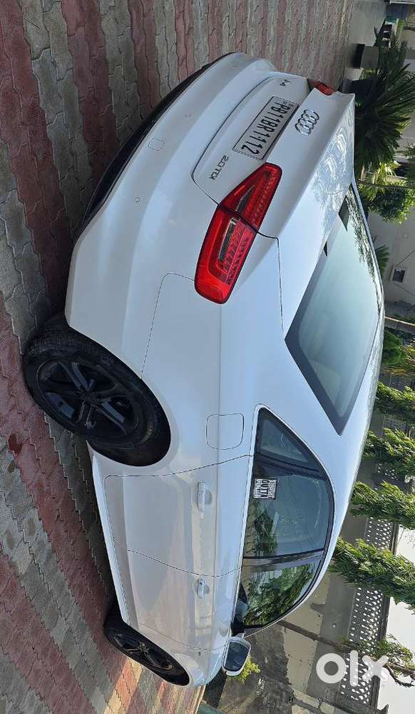 Audi A4 2.0 Tdi Premium With Sunroof, 2015, Diesel
