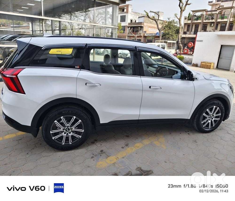 Mahindra Xuv700 2.2 Ax 7 Diesel Mt Luxury Pack Str, 2025, Diesel
