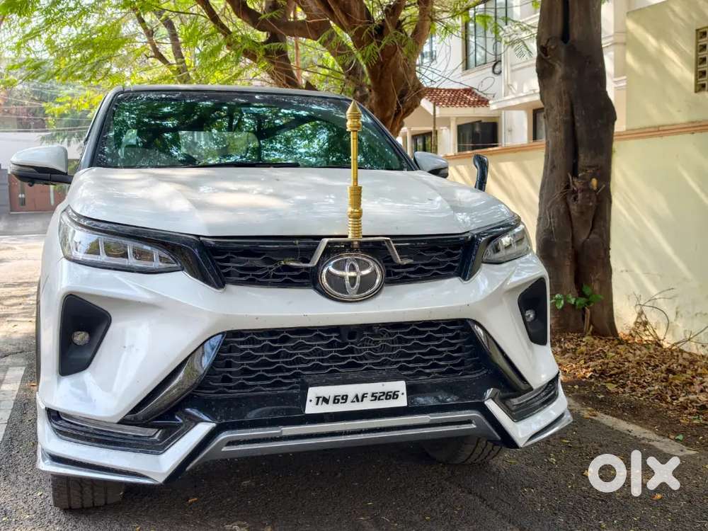 Toyota Fortuner Legender
