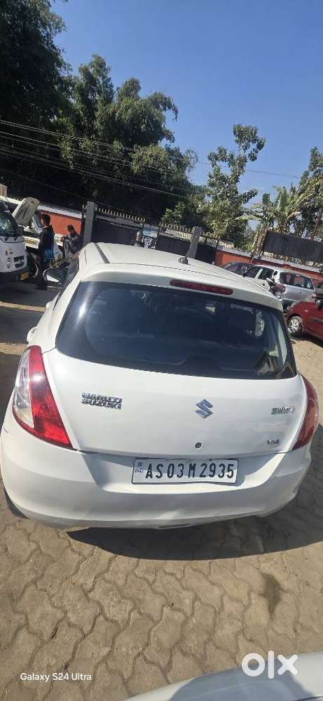 Maruti Suzuki Swift Vxi Optional, 2013, Petrol