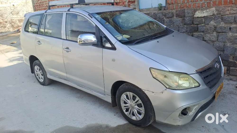 Toyota Innova 2014