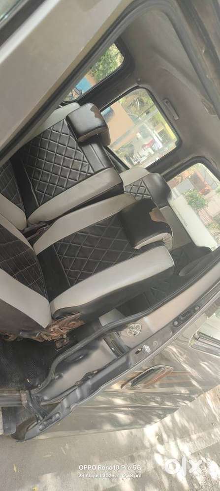 Maruti Suzuki Eeco Smiles 7 Seater Standard, 2017, Lpg