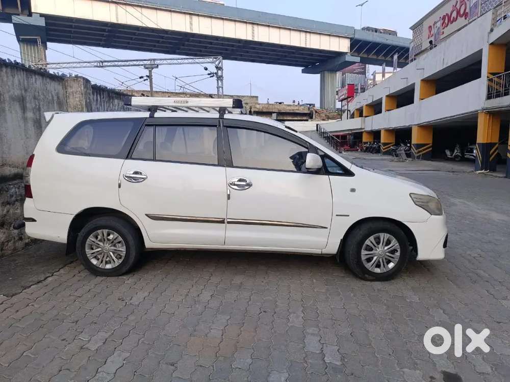Toyota Innova 2016 Diesel 278200 Km Driven
