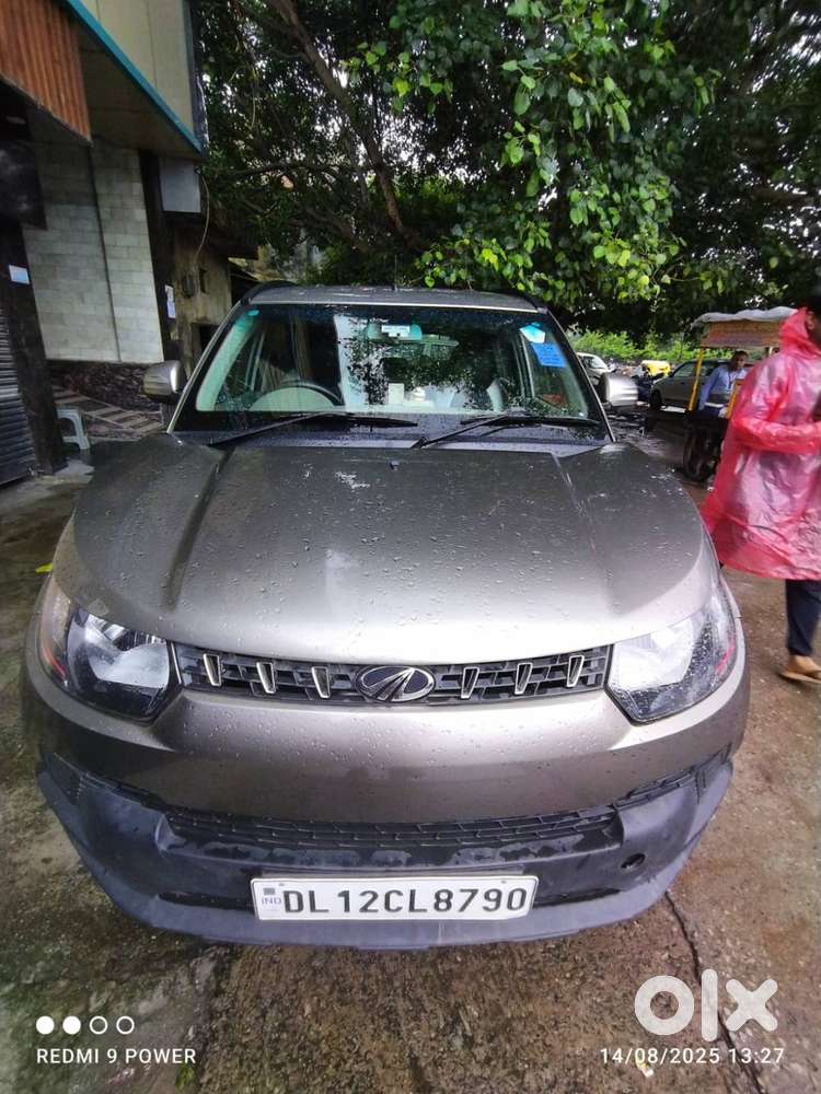 Mahindra Kuv 6 2017 Petrol