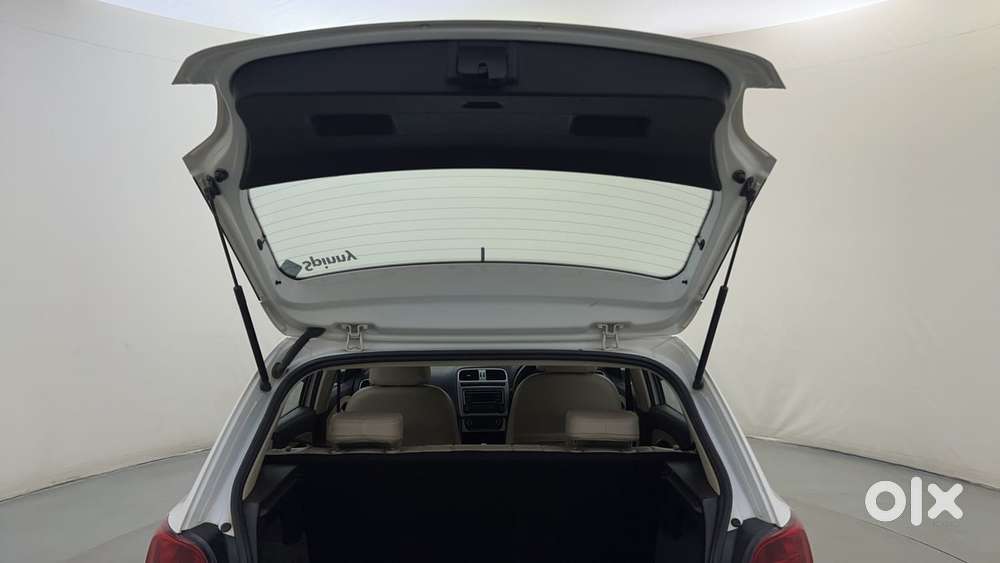 Volkswagen Polo Petrol Highline 1.2l, 2015, Petrol