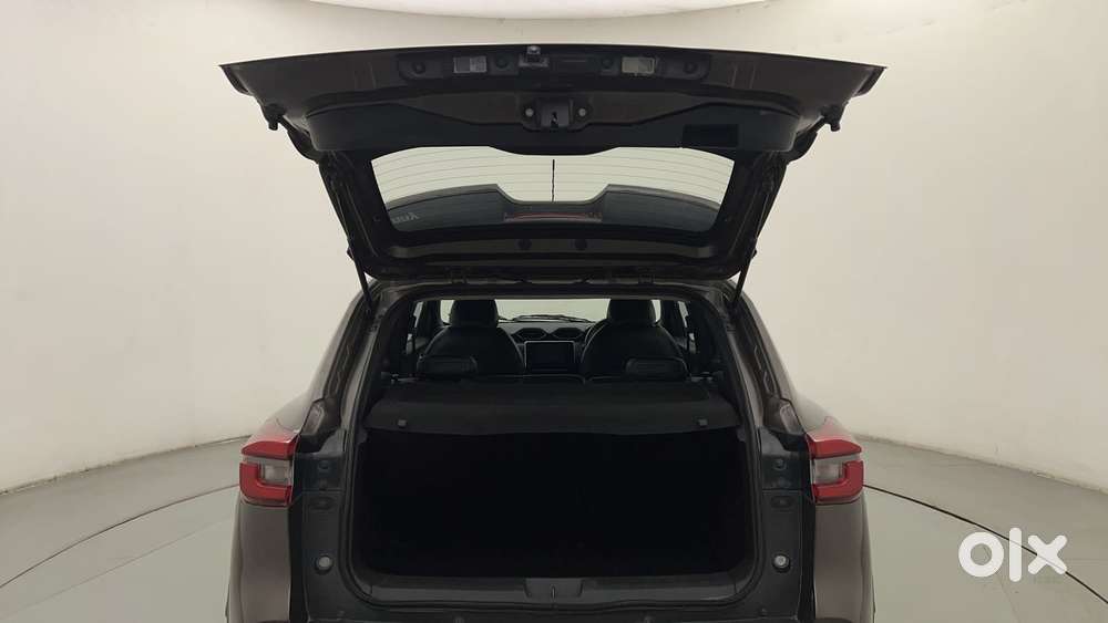 Nissan Magnite 1.0 Xv Premium, 2021, Petrol