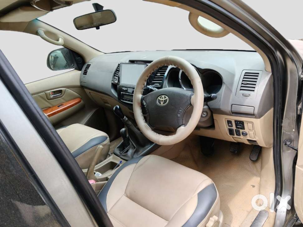 Toyota Fortuner 4x4 Mt 2.8 Diesel, 2011, Diesel