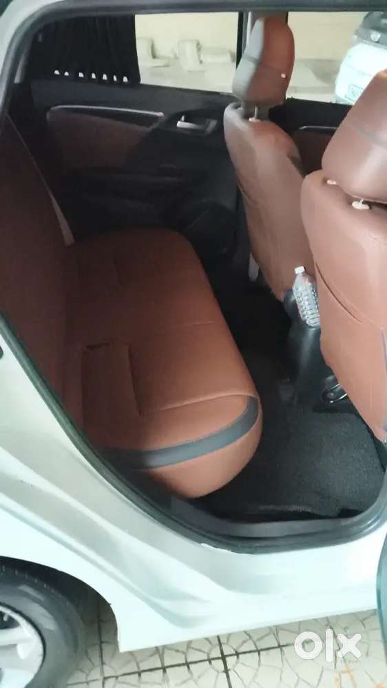 White Honda Jazz