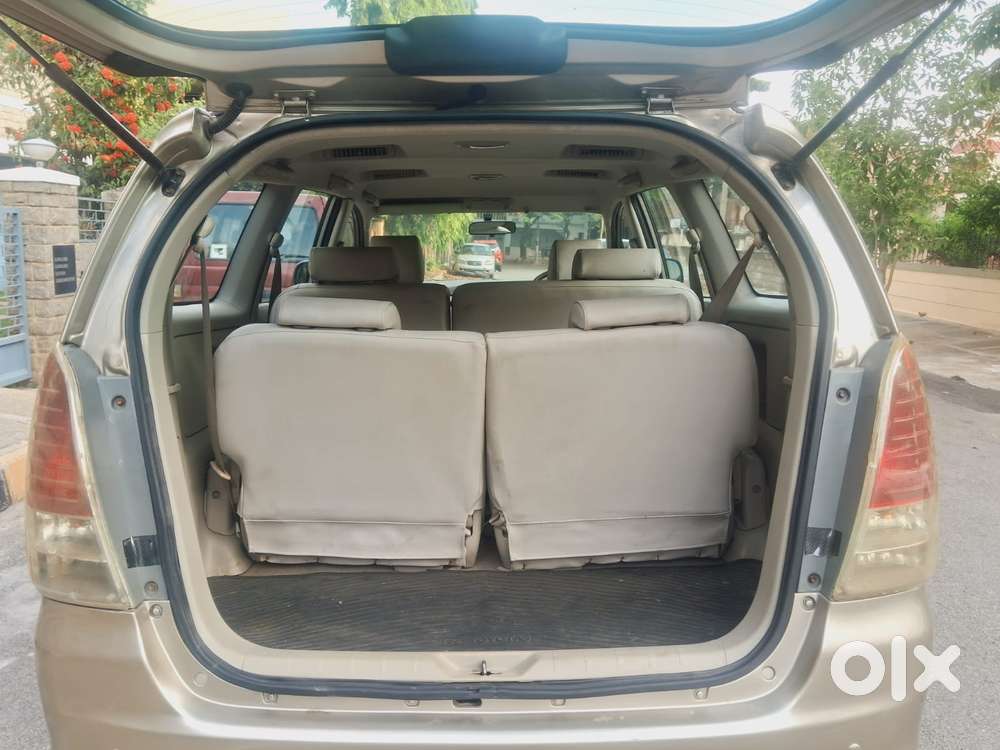 Toyota Innova 2.5 V 8 Str, 2010, Diesel