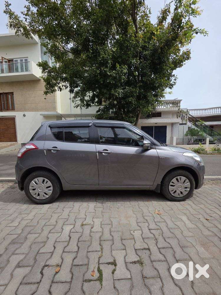 Maruti Suzuki Swift Vxi + Manual, 2012, Petrol