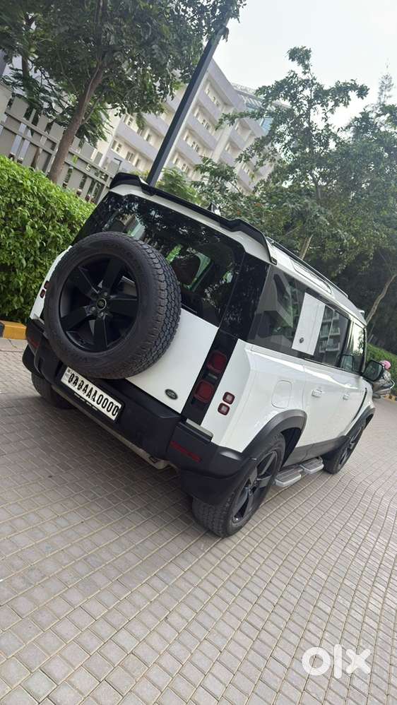 Land Rover Defender 2023 Km Driven Marvel