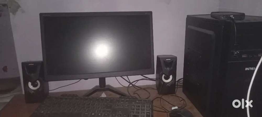 2 saal purana h bs a one condition sath me two speakers h free