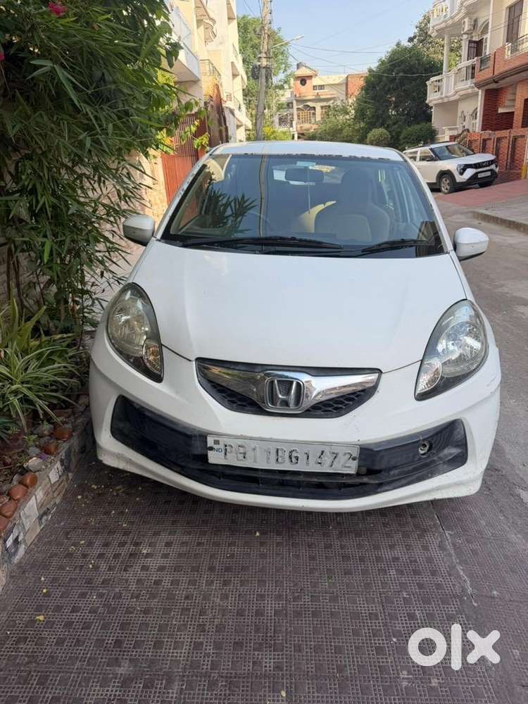 Honda Brio 2013 Petrol Well Maintained